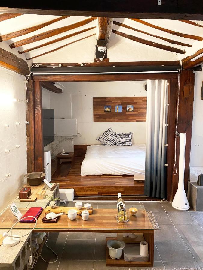 Viva La Vida - Jongno Hanok Private House โซล ภายนอก รูปภาพ